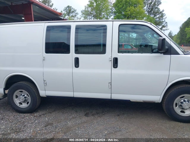 Chevrolet Express 2500 Work Van 2016 1GCWGAFF6G1198885 Image 13