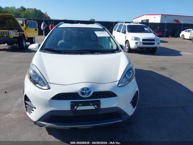 Toyota Prius C One 2018 JTDKDTB36J1604993 Image 13