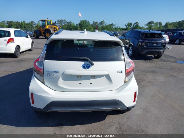 Toyota Prius C One 2018 JTDKDTB36J1604993 Image 17