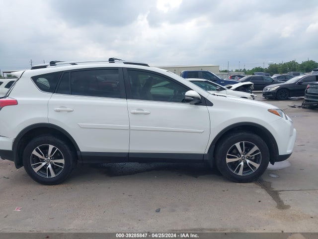 Toyota Rav4 Xle 2018 JTMWFREV4JD117608 Image 14