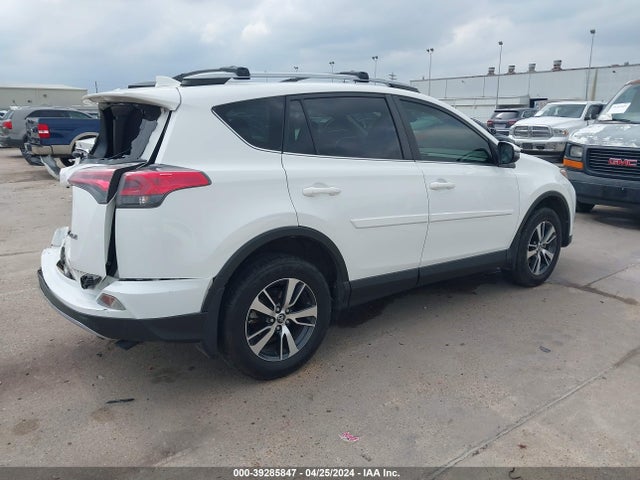 Toyota Rav4 Xle 2018 JTMWFREV4JD117608 Image 4