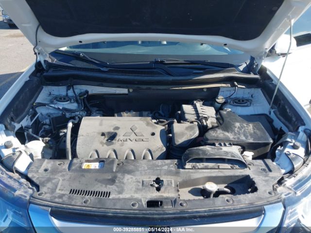 JA4AZ3A38JZ006396 Mitsubishi Outlander Sel