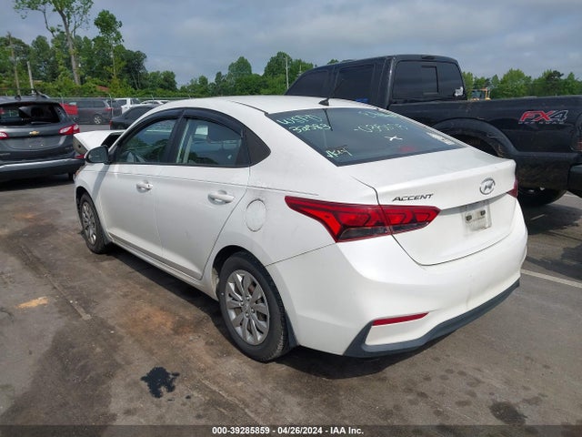 Hyundai ACCENT SE 2018 3KPC24A36JE035075 Image 3