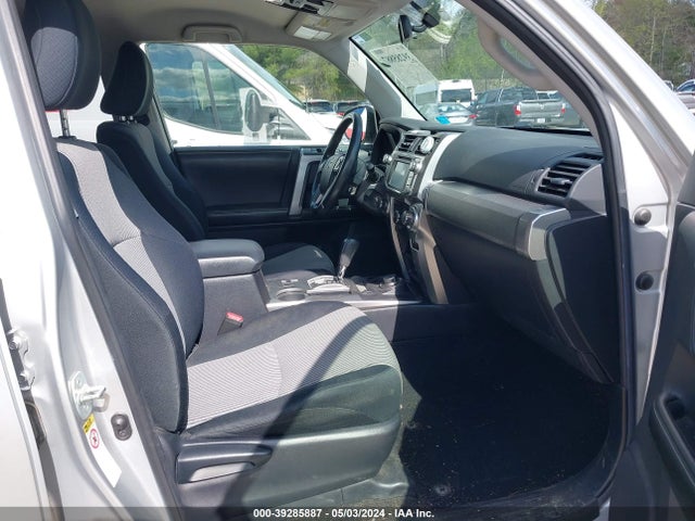 Toyota 4RUNNER SR5 2015 JTEBU5JR3F5215418 Image 5