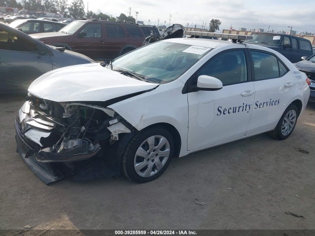 Toyota COROLLA LE 2018 2T1BURHE1JC986888 Image 2