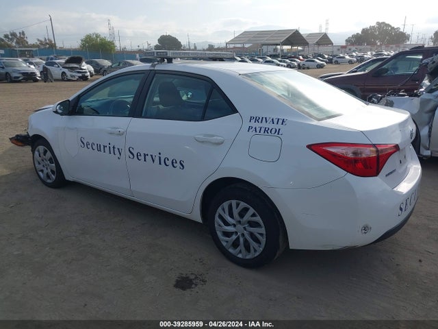 Toyota COROLLA LE 2018 2T1BURHE1JC986888 Image 3