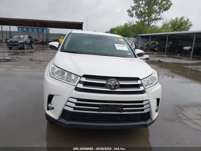 Toyota Highlander Le Plus 2018 5TDZZRFH3JS259935 Image 12