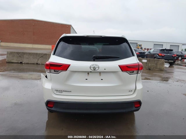 Toyota Highlander Le Plus 2018 5TDZZRFH3JS259935 Image 16