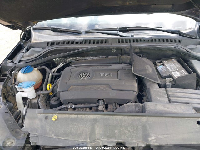 3VWD17AJXEM365981 Volkswagen Jetta 1.8t Se