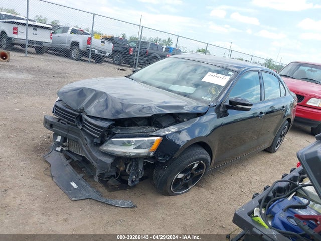 3VWD17AJXEM365981 Volkswagen Jetta 1.8t Se