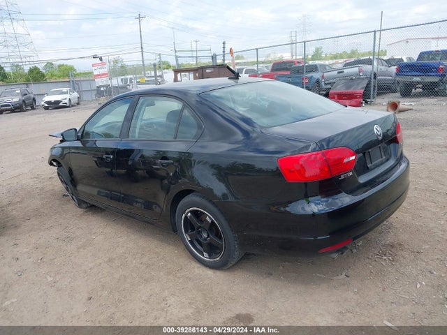 3VWD17AJXEM365981 Volkswagen Jetta 1.8t Se