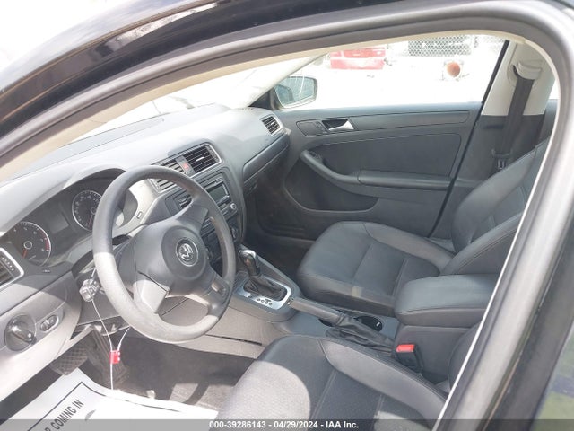 3VWD17AJXEM365981 Volkswagen Jetta 1.8t Se