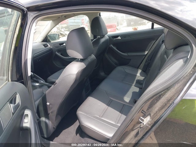 3VWD17AJXEM365981 Volkswagen Jetta 1.8t Se