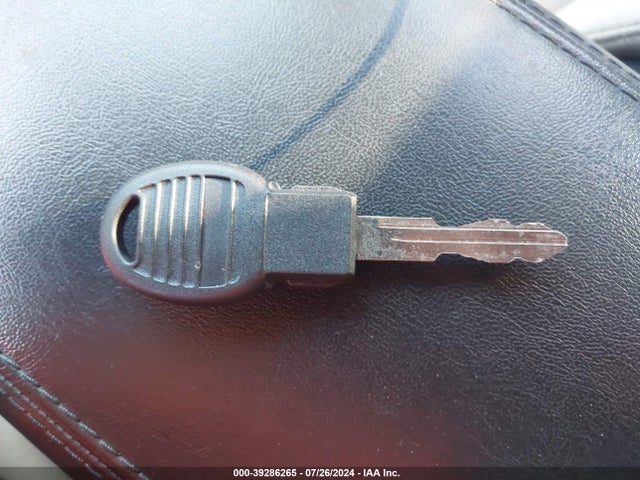1C4PJLCB5FW700659 Jeep Cherokee Latitude