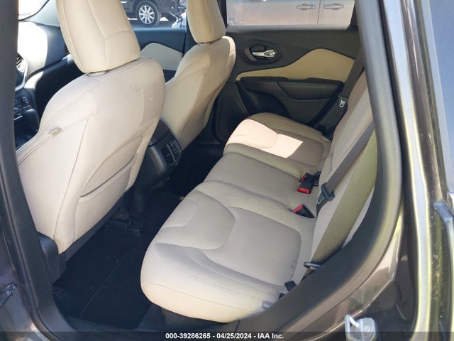 1C4PJLCB5FW700659 Jeep Cherokee Latitude