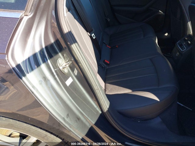 WAUENAF44JA071458 Audi A4 2.0t Premium/2.0t Tech Premium