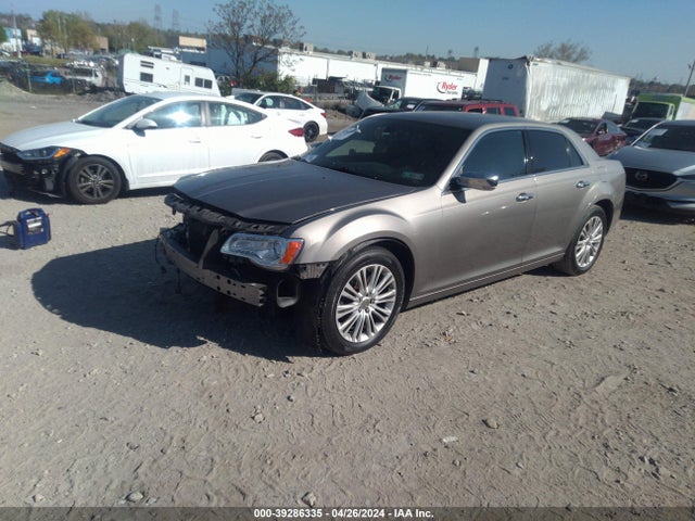 Chrysler 300c Awd 2014 2C3CCAKG3EH183096 Image 2