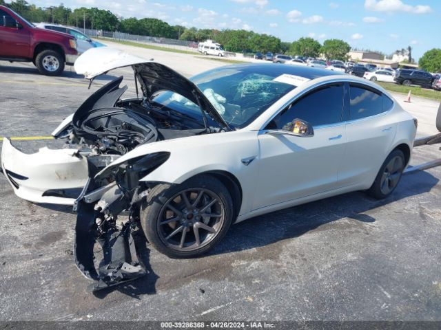 2018 TESLA MODEL 3 5YJ3E1EB8JF181947 Photo 1