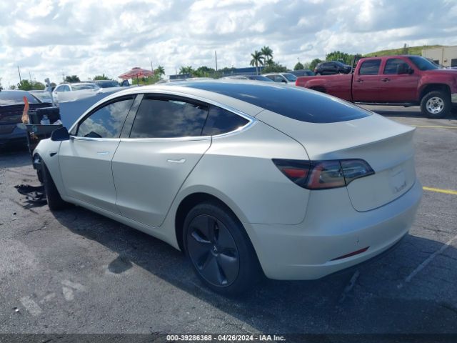 2018 TESLA MODEL 3 5YJ3E1EB8JF181947 Photo 2