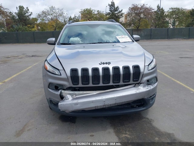 1C4PJLCB5JD556731 Jeep Cherokee Latitude Fwd