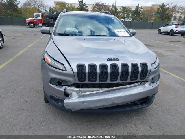 1C4PJLCB5JD556731 Jeep Cherokee Latitude Fwd