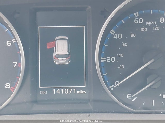Toyota RAV4 LE 2017 JTMZFREV7HJ108118 Image 7