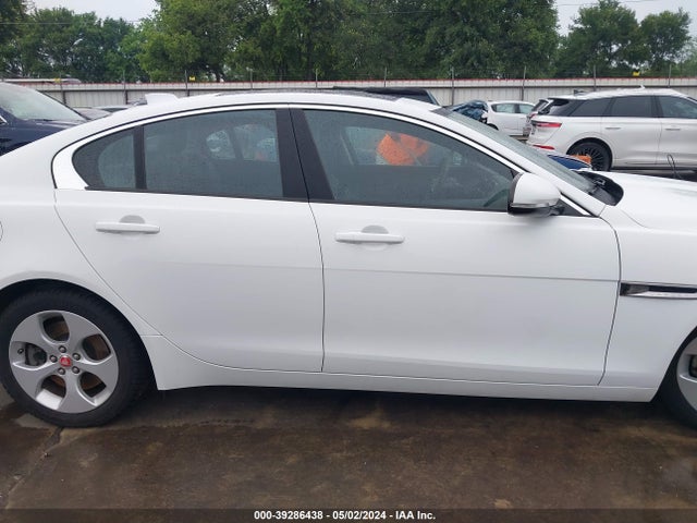 Jaguar Xe 25t 2017 SAJAR4BG8HA951565 Image 14
