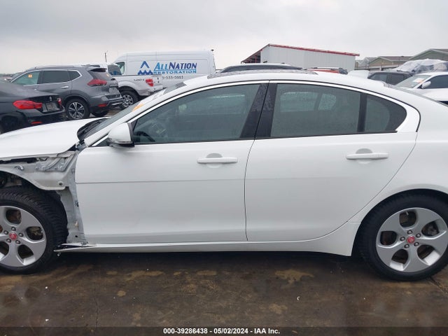 Jaguar Xe 25t 2017 SAJAR4BG8HA951565 Image 15