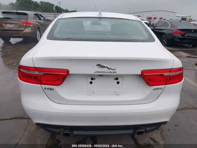 Jaguar Xe 25t 2017 SAJAR4BG8HA951565 Image 17