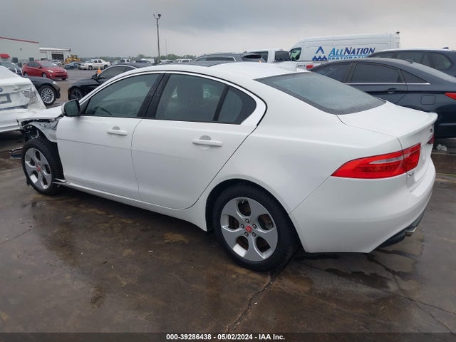 2017 JAGUAR XE SAJAR4BG8HA951565 Photo 2