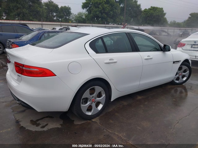 2017 JAGUAR XE SAJAR4BG8HA951565 Photo 3