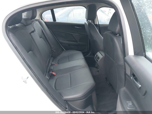2017 JAGUAR XE SAJAR4BG8HA951565 Photo 7