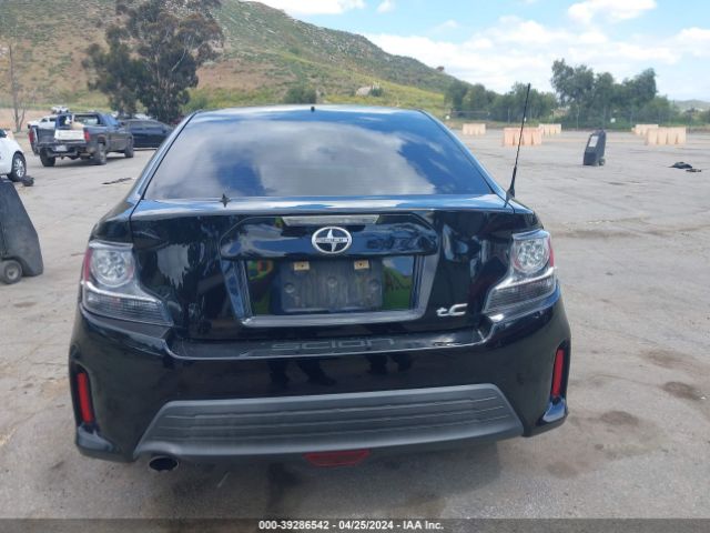 JTKJF5C72GJ015945 Scion TC