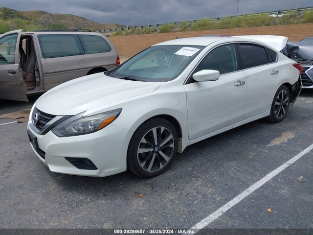 Nissan Altima 2.5 Sr 2018 1N4AL3AP2JC102995 Image 2