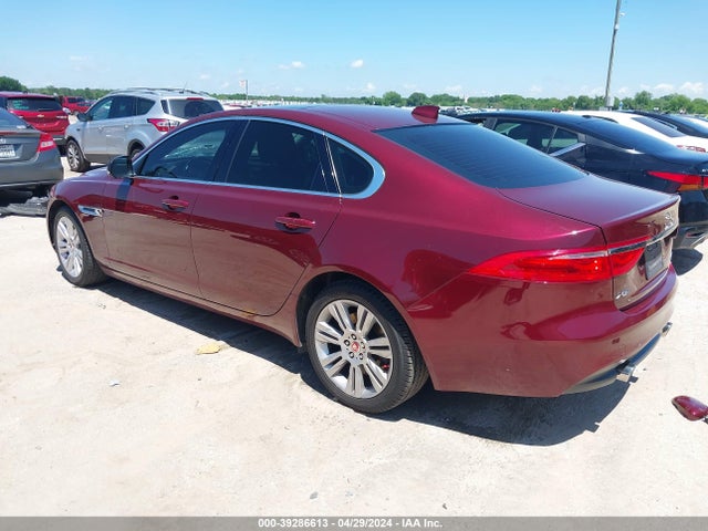 2017 JAGUAR XF SAJBJ4BV0HCY51121 Photo 2