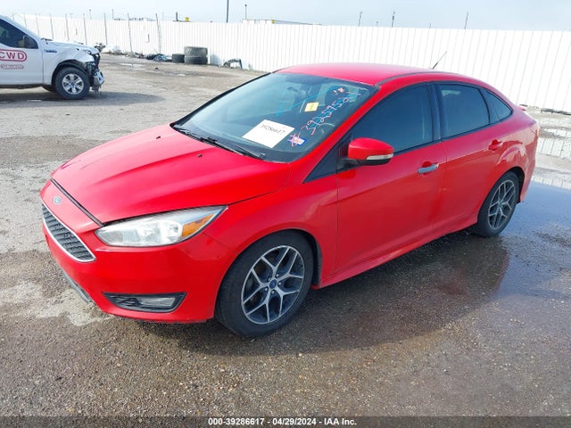 Ford FOCUS SE 2016 1FADP3F27GL257887 Image 2
