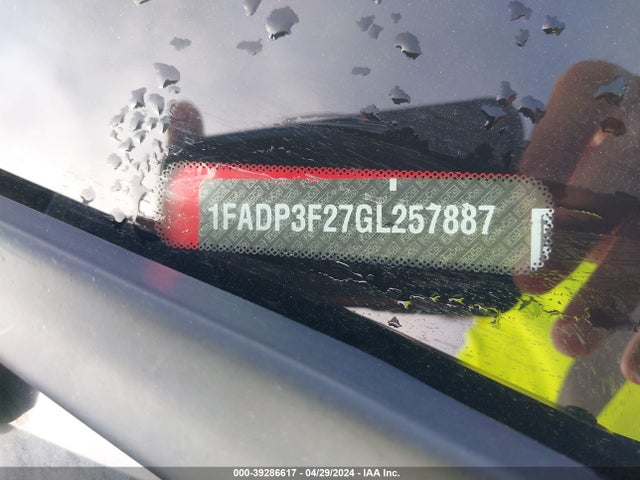 Ford FOCUS SE 2016 1FADP3F27GL257887 Image 9