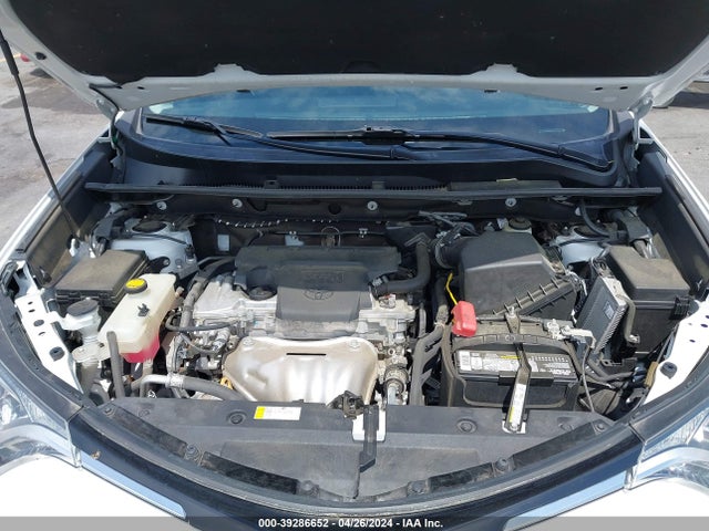 Toyota RAV4 LE 2018 2T3ZFREV0JW441624 Image 10