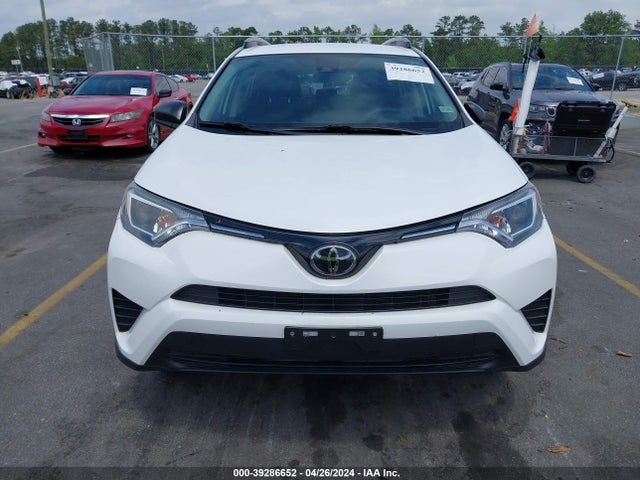 Toyota RAV4 LE 2018 2T3ZFREV0JW441624 Image 12