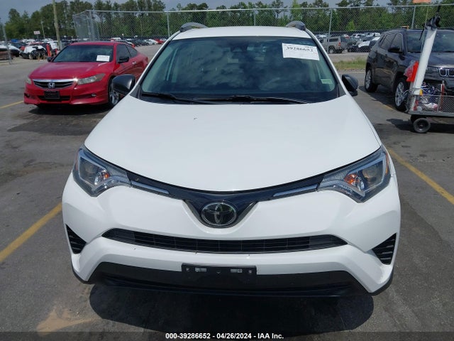 Toyota RAV4 LE 2018 2T3ZFREV0JW441624 Image 6