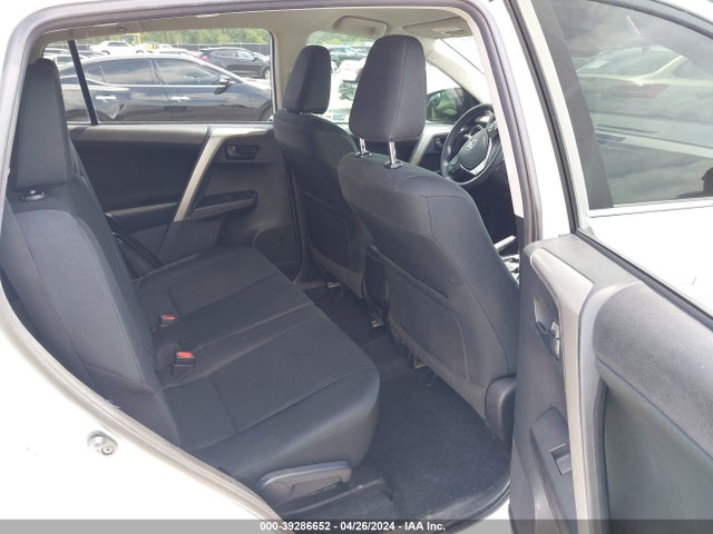 Toyota RAV4 LE 2018 2T3ZFREV0JW441624 Image 8