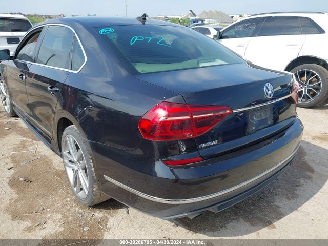 1VWDT7A32HC055079 Volkswagen Passat 1.8t R-line