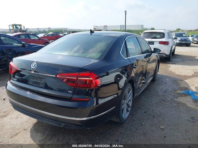 1VWDT7A32HC055079 Volkswagen Passat 1.8t R-line