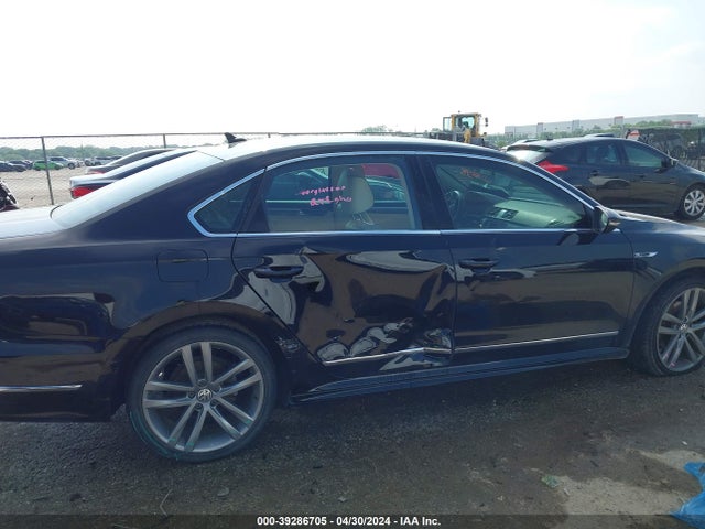 1VWDT7A32HC055079 Volkswagen Passat 1.8t R-line