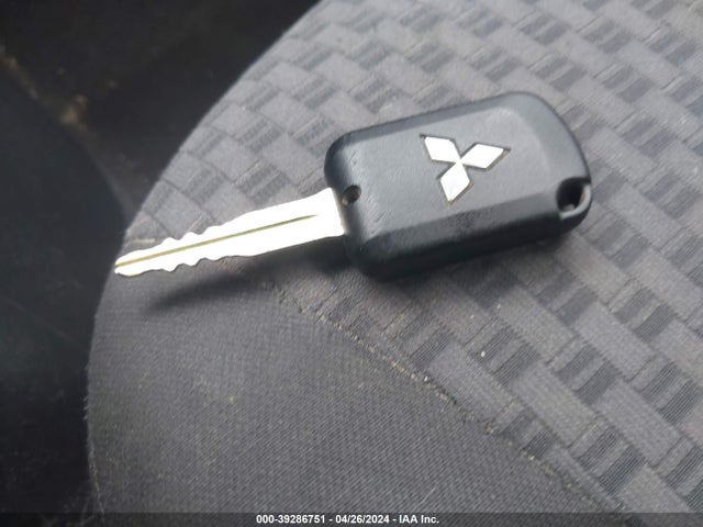 ML32A3HJ0JH008576 Mitsubishi MIRAGE ES