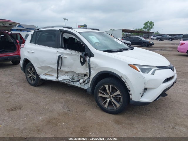 Toyota Rav4 Xle 2017 2T3WFREV2HW385375 Image 1