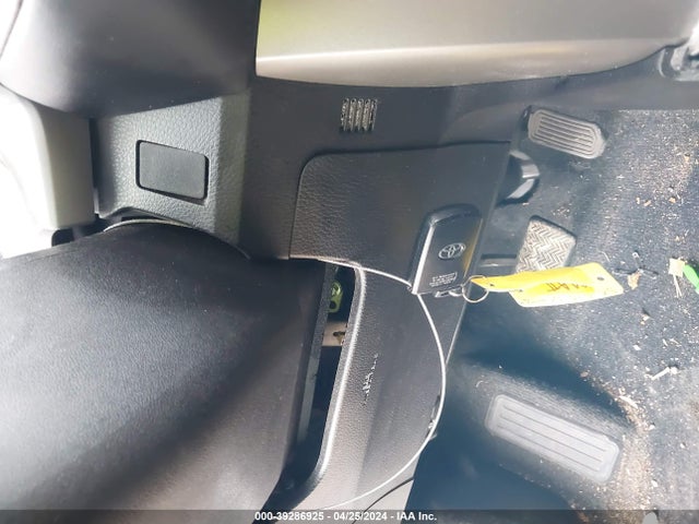 Toyota Rav4 Xle 2017 2T3WFREV2HW385375 Image 11