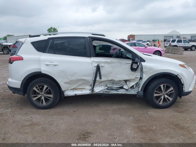 Toyota Rav4 Xle 2017 2T3WFREV2HW385375 Image 13
