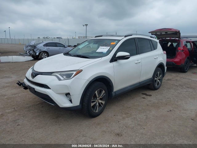 Toyota Rav4 Xle 2017 2T3WFREV2HW385375 Image 2