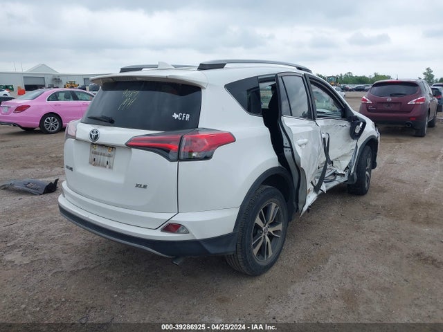 Toyota Rav4 Xle 2017 2T3WFREV2HW385375 Image 4